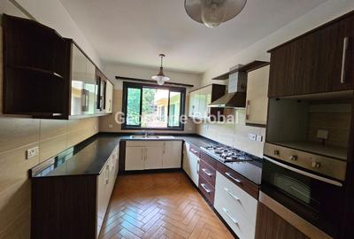 3 Bed Townhouse with En Suite in Spring Valley - 4