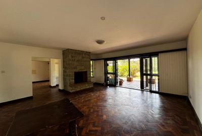 4 Bed House with En Suite in Nyari - 2