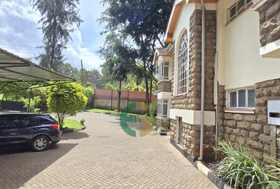 5 Bed House with En Suite in Lavington