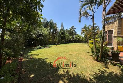 5 Bed Villa with En Suite in Runda - 2