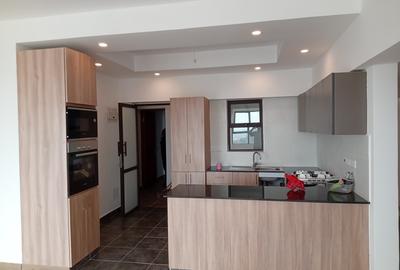 3 Bed Apartment with En Suite at Kilimani Estate.