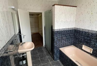 5 Bed House with En Suite in Kyuna