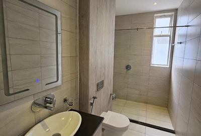 1 Bed Apartment with En Suite at Rhapta Rd