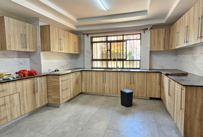 7 Bed Villa with En Suite at Hill Crest - 2
