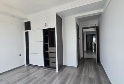 2 Bed Apartment with En Suite in Westlands Area