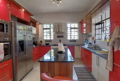 5 Bed Townhouse with En Suite in Kitisuru - 3