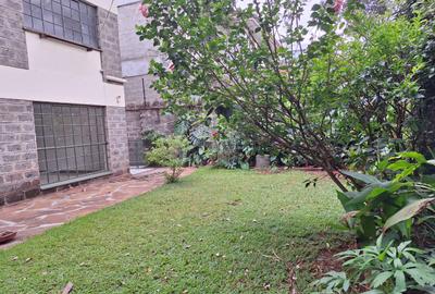 5 Bed Townhouse with En Suite in Spring Valley