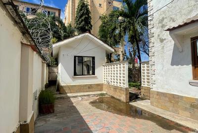 4 Bed Villa with En Suite in Nyali Area - 2