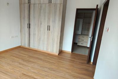 3 Bed Apartment with En Suite at Parklands - 2