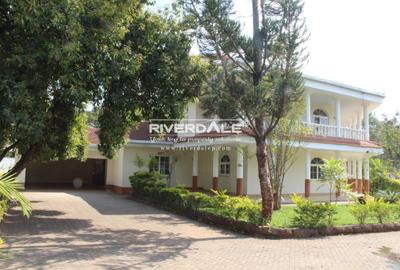 5 Bed House with En Suite in Karen