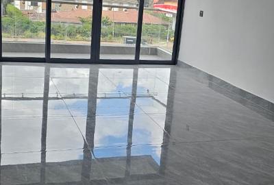 1 Bed Apartment with Swimming Pool in Kilimani - 3