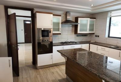 5 Bed Villa with En Suite at Lavington - 3