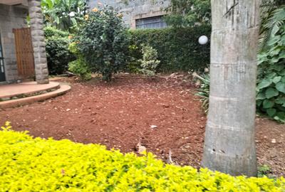 5 Bed Townhouse with En Suite in Lavington - 2