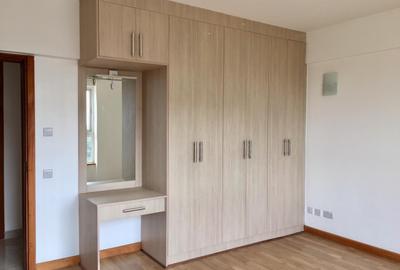 4 Bed Apartment with En Suite in Westlands Area