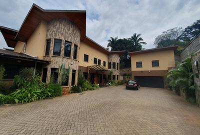 5 Bed Villa with En Suite in Kyuna