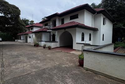 4 Bed Townhouse with En Suite at Riverside Drive - 4