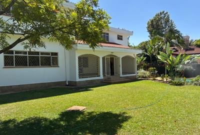 5 Bed House with En Suite in Runda