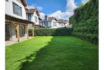 4 Bed House with En Suite at Glory Road - 4