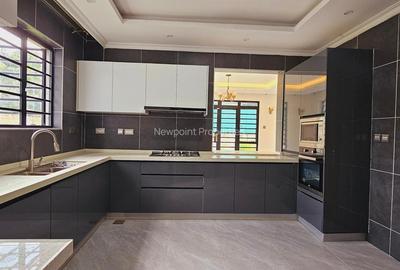 5 Bed House with En Suite in Karen - 2