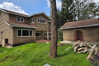 5 Bed Townhouse with En Suite at Lavington Green - 4