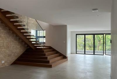 4 Bed House with En Suite in Loresho - 4