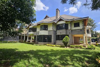 5 Bed House with En Suite in Runda