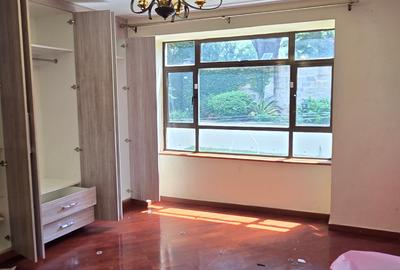 5 Bed Townhouse with En Suite at Lavington Green - 3