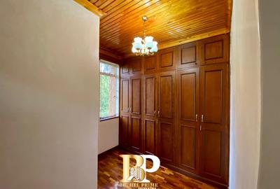 5 Bed House with Garden in Runda