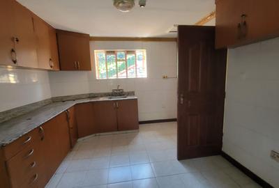 4 Bed House with En Suite in Muthaiga - 4