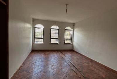 5 Bed Townhouse with En Suite at Lavington Green - 2