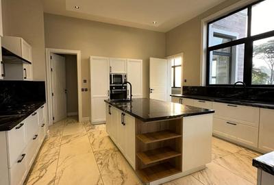 5 Bed Townhouse with En Suite in Loresho - 3