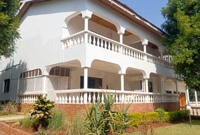 2 Bed House with En Suite in Nyari