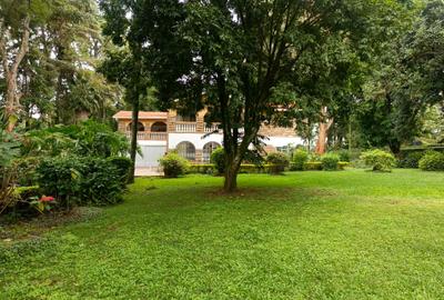 4 Bed House with En Suite in Rosslyn