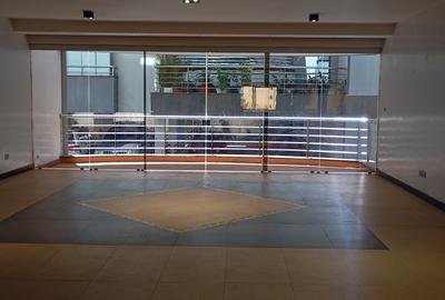 3 Bed Apartment with En Suite at Off Riverside Drive - 2