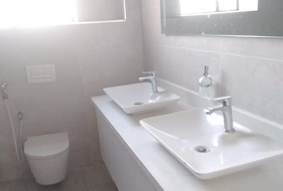 3 Bed Apartment with En Suite in Kileleshwa - 4