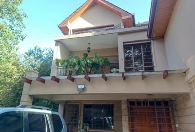 3 Bed Apartment with En Suite in Lavington