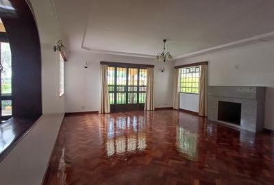 4 Bed House with En Suite in Runda