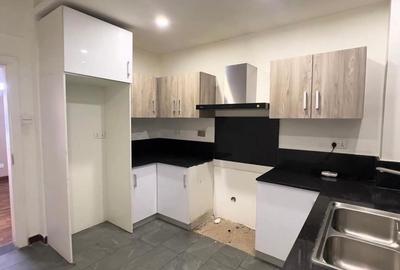 3 Bed Apartment with En Suite in Kileleshwa - 4