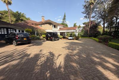 6 Bed House with En Suite in Runda - 3