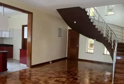 5 Bed Townhouse with En Suite in Lavington