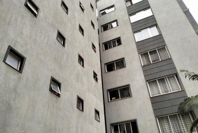 3 Bed Apartment with En Suite in Westlands Area - 2