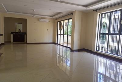 Serviced 3 Bed Apartment with En Suite in Nyali Area - 4