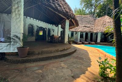 3 Bed Villa with En Suite at Lamarina - 2