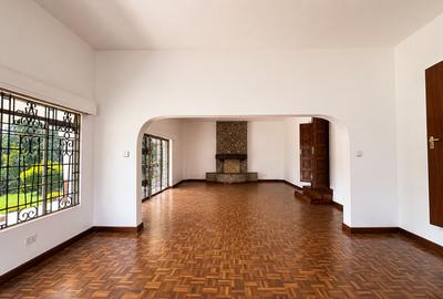 Commercial Property with Parking in Gigiri - 4