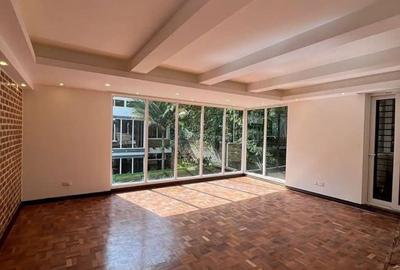 5 Bed Villa with En Suite in Lavington - 3
