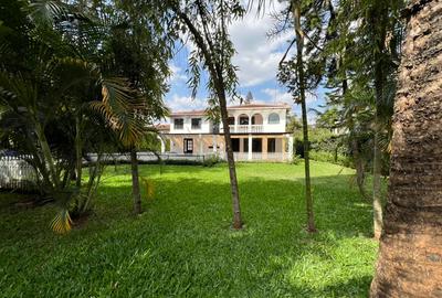 5 Bed Villa with En Suite in Garden Estate - 2