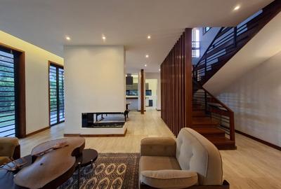 3 Bed House with En Suite at Nyari - 4
