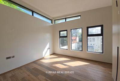 5 Bed Townhouse with Garden in Runda - 4