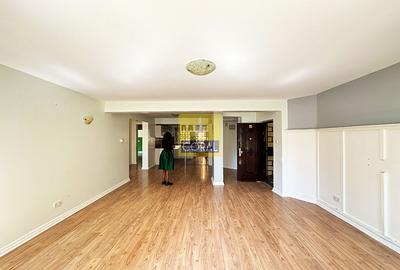 4 Bed Apartment with En Suite in Kilimani - 3