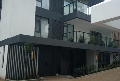 5 Bed Townhouse with En Suite in Lavington